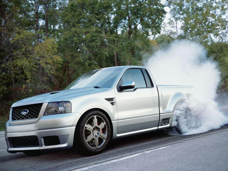  Ford F-150 SVT Lightning Concept 2003 года  (фото 4 из 5)